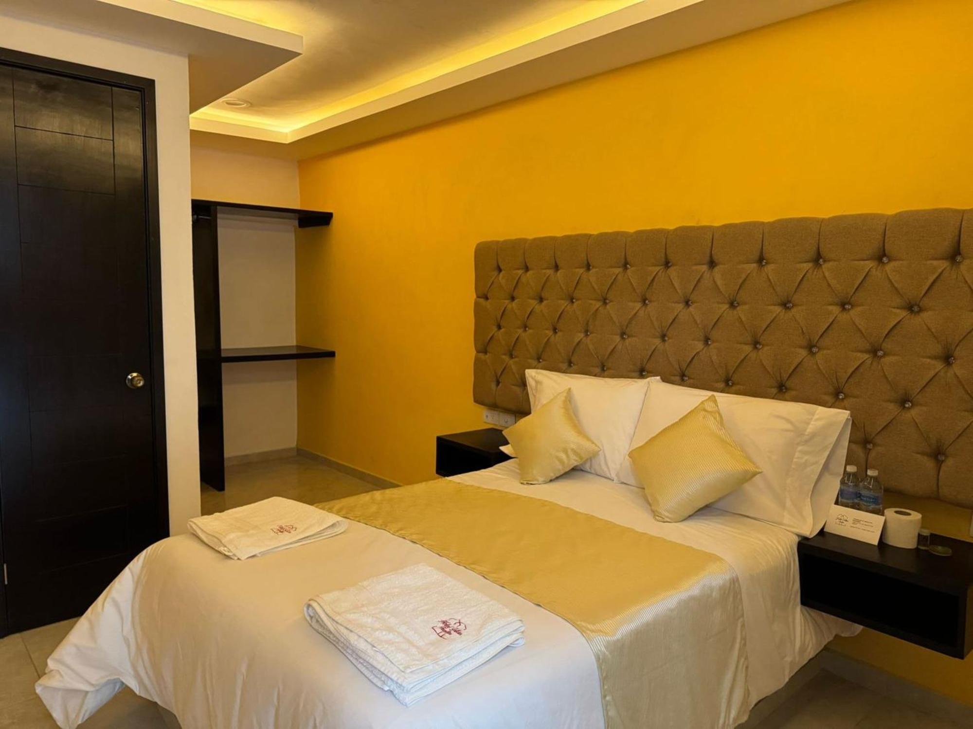צ'ולולה Oyo Hotel Familiar Tollan מראה חיצוני תמונה