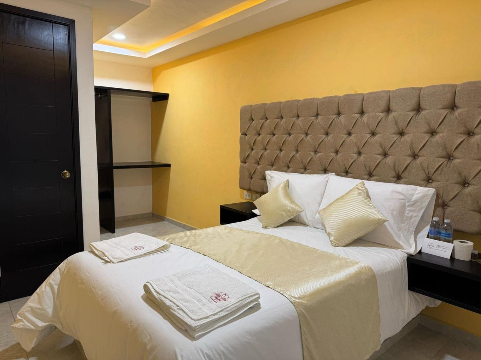 צ'ולולה Oyo Hotel Familiar Tollan מראה חיצוני תמונה