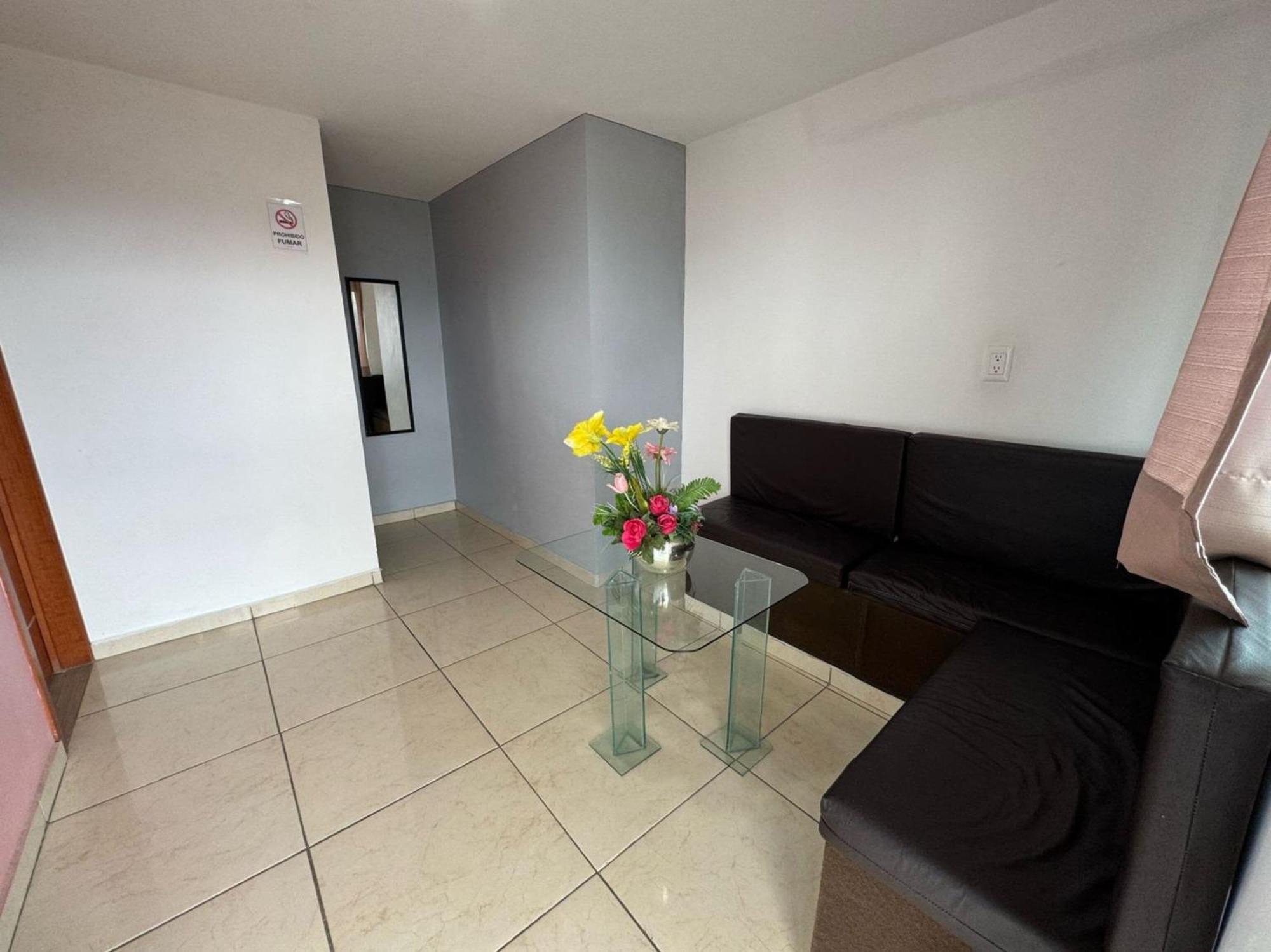 צ'ולולה Oyo Hotel Familiar Tollan מראה חיצוני תמונה