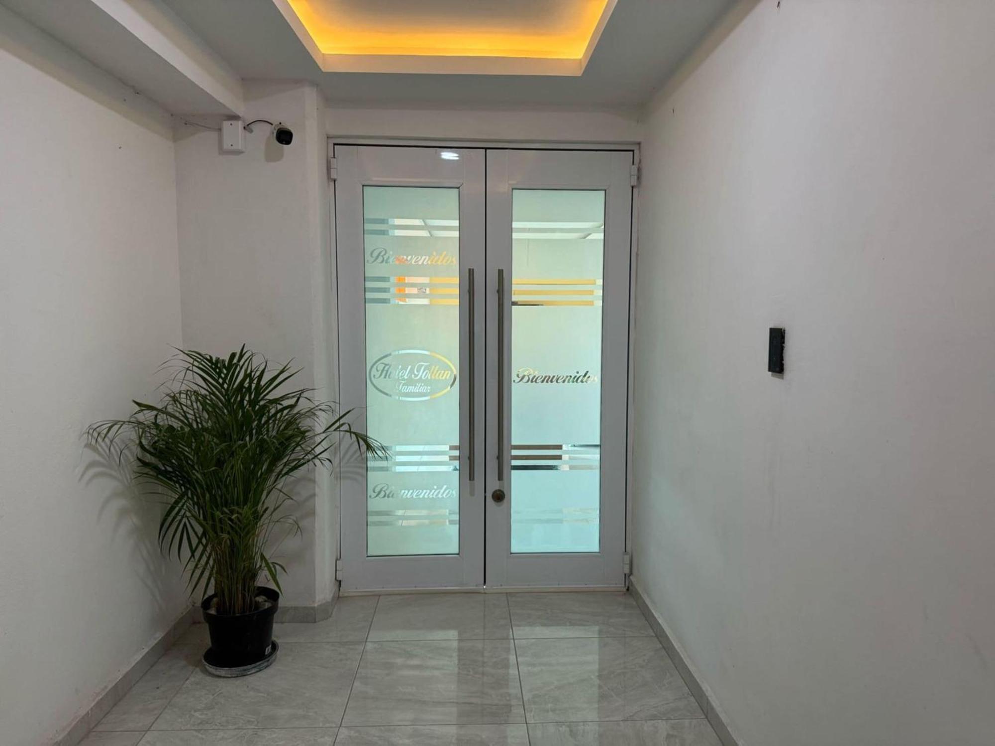 צ'ולולה Oyo Hotel Familiar Tollan מראה חיצוני תמונה