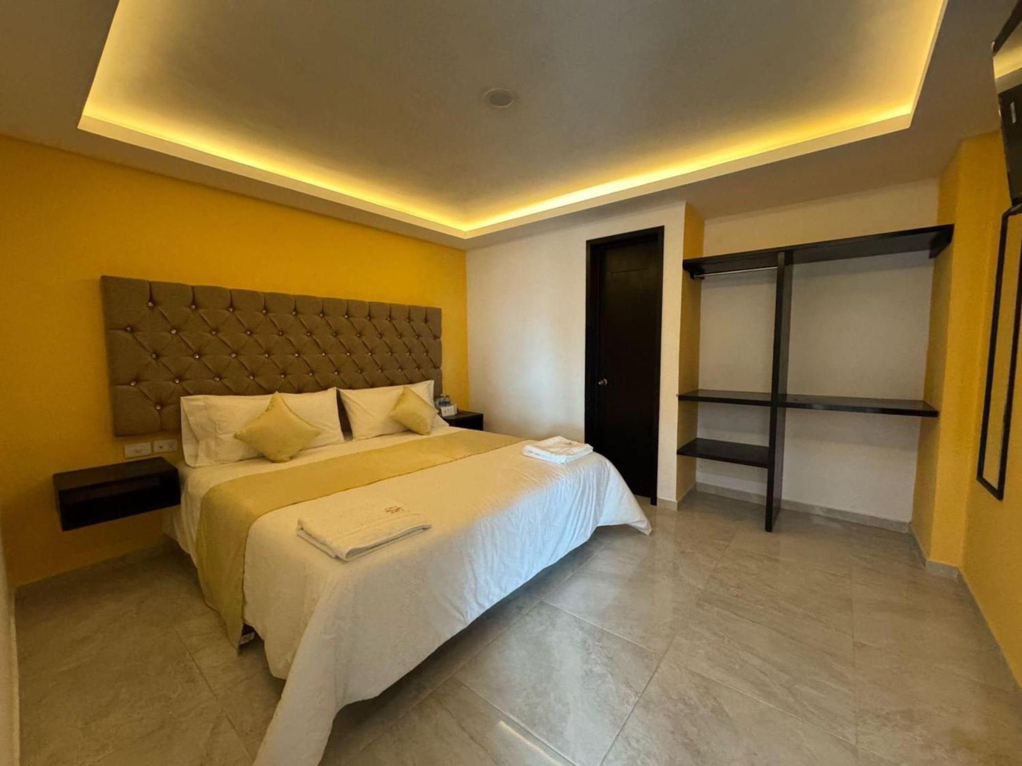 צ'ולולה Oyo Hotel Familiar Tollan מראה חיצוני תמונה