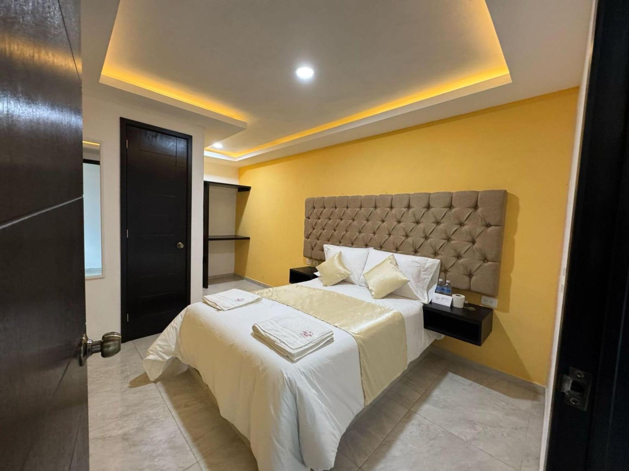 צ'ולולה Oyo Hotel Familiar Tollan מראה חיצוני תמונה